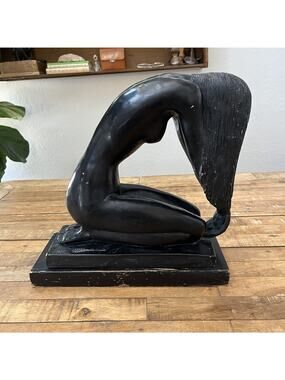 Austin Productions 'Kneeling Nude' Sculpture 1985 by Mort Malkin
